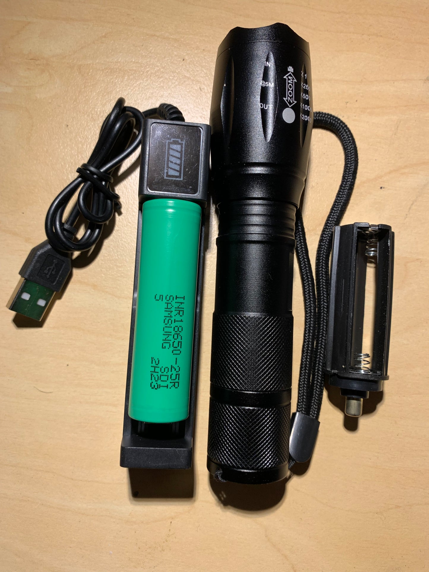 COMBO 18650 li-ion aluminum case Flashlight + smart USB Charger + 1x Li-ion Samsung INR 18650-25R