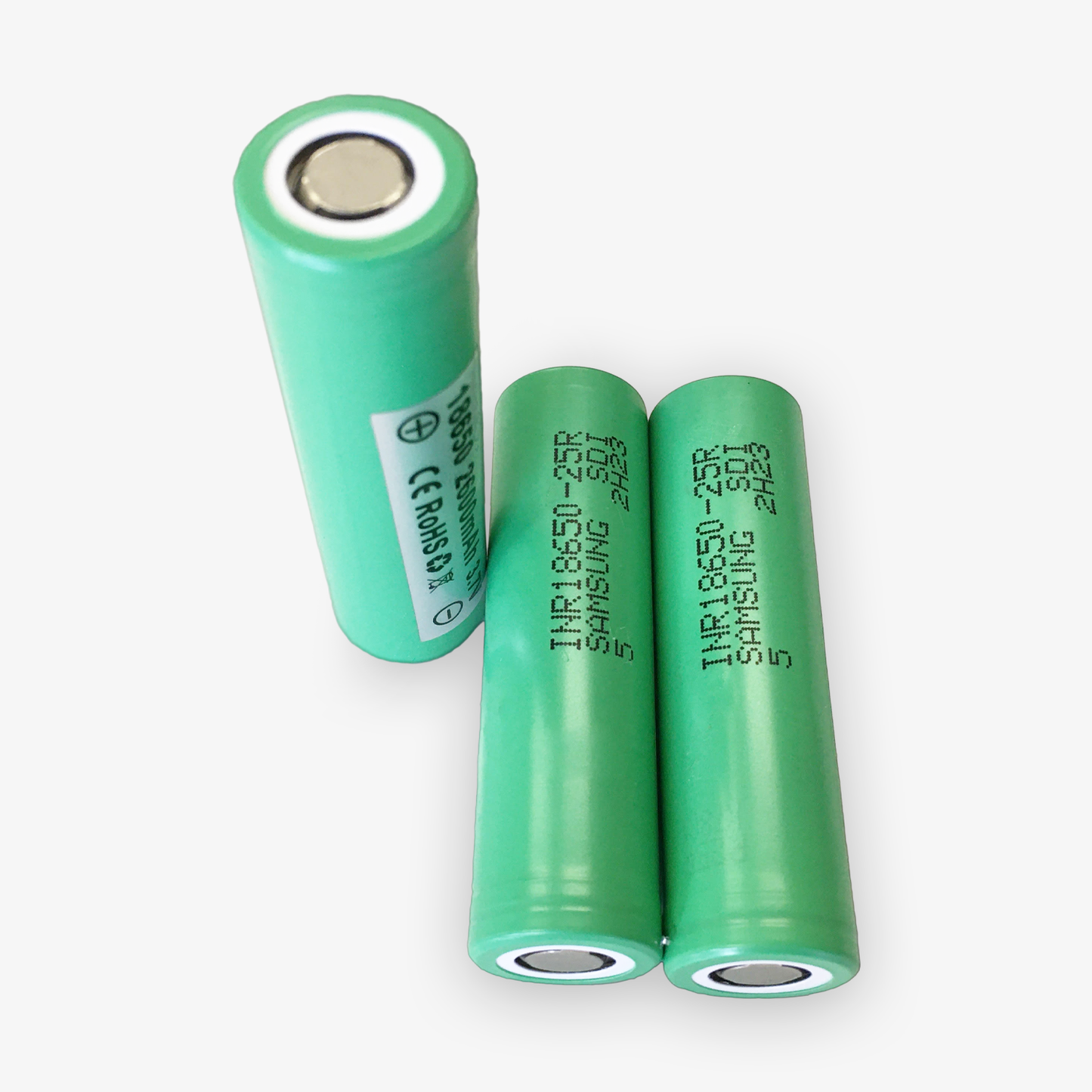 2x Samsung INR 18650-25R, Capacity 2500mAh+with Multi-Slot USB- Battery Charger + zoomable flashlight .