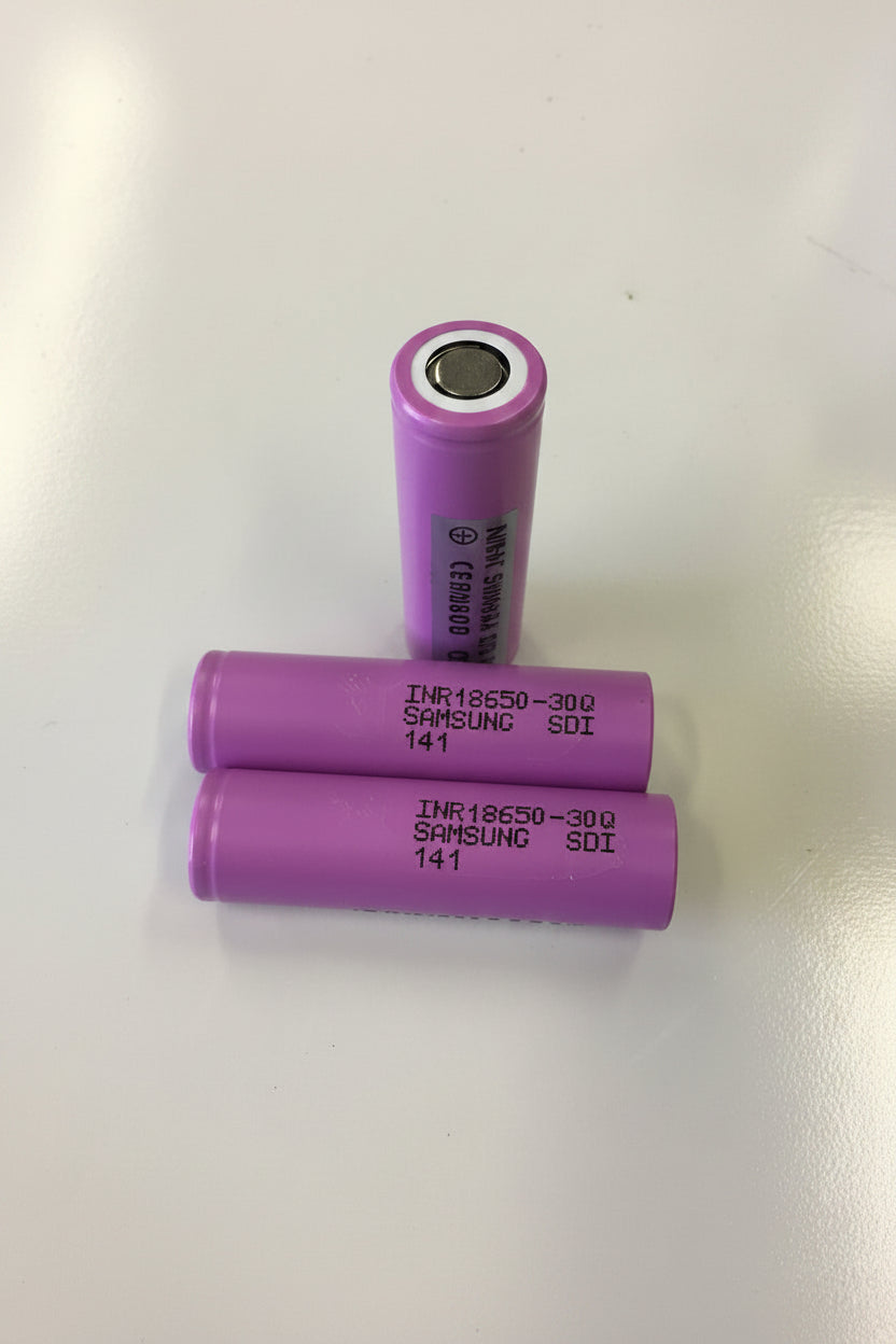 2x Samsung INR 18650-30Q, Capacity 3000mAh+with Multi-Slot USB- Battery Charger + zoomable flashlight .